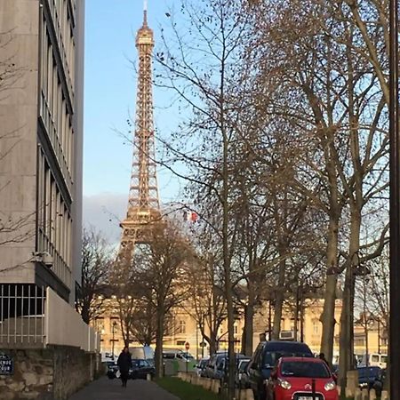 Studio Pour Deux Face A La Tour Eiffel Paris Exterior foto